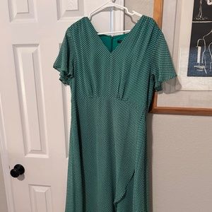 Ann Taylor mid-length dress, green and white pattern, short sleeve, size 14